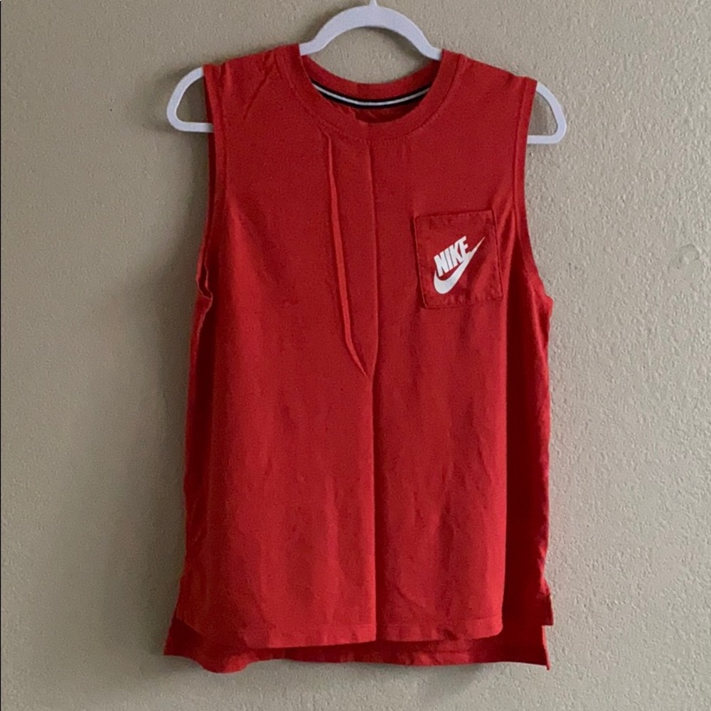 Sleeveless NIKE t shirt